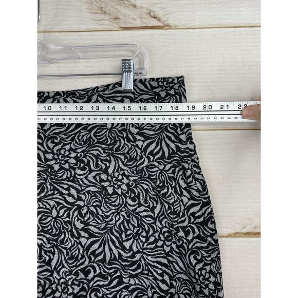 CJ Banks Maxi Skirt 1X Black White Floral Cottagecore Peasant Boho Chic Pull On - Picture 2 of 7